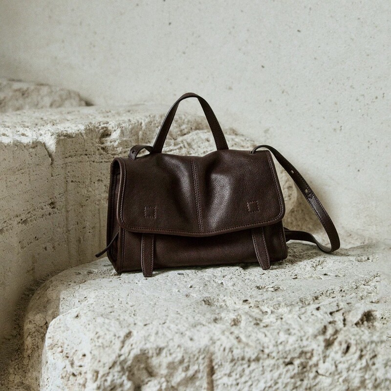 Vegetable-tanned leather messenger bag for women, new mini handbag, shoulder and crossbody bag for commuting, vintage genuine leather women's bag