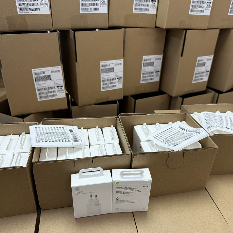 Зарядное устройство (Apple) 20 Вт PD USB-C, европейская круглая вилка, компактный адаптер с USB-C