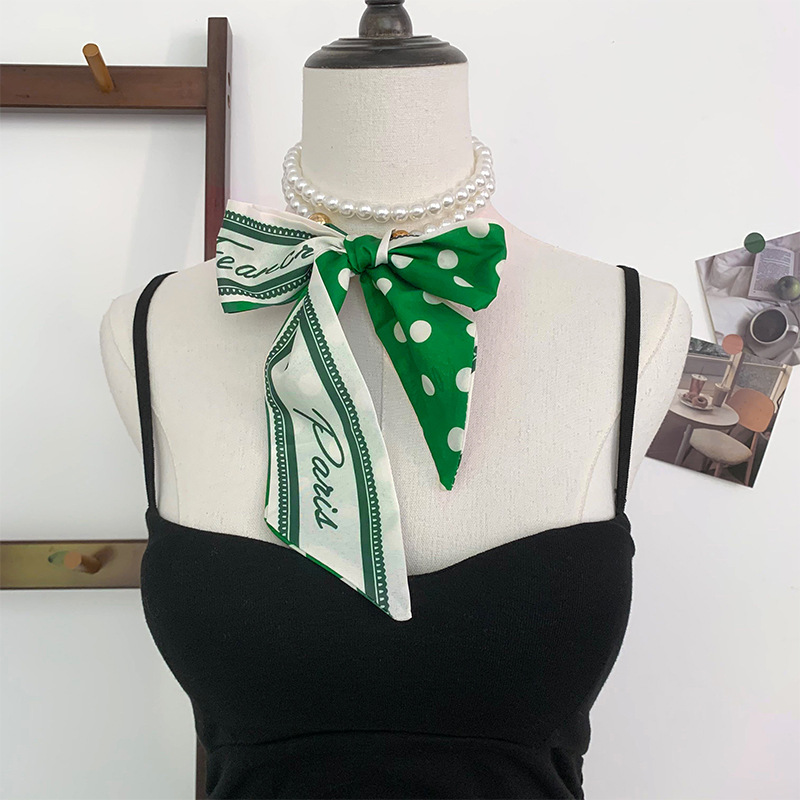 Collar de perlas Pañuelo de seda pequeño de tira larga Sentido de alta calidad Primavera y verano Nuevo estilo Bufanda de todo fósforo Turbante retro Cinta para el cabello