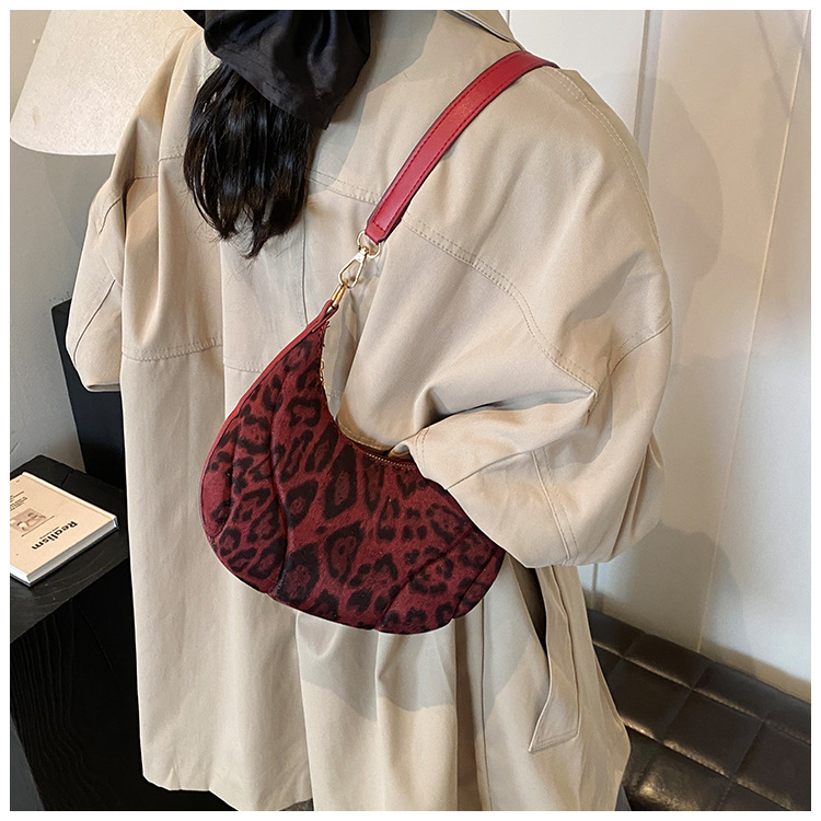 Leopard print cross-border niche bags for women, versatile and fashionable new retro underarm bag, stylish and individual commuting single-shoulder bag undefined
