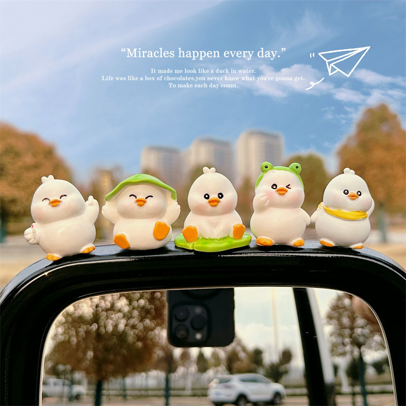 Nuevo adorno de adorno de coche de pato lindo adorno de coche de niña adorno de coche de dibujos animados creativo decoración de coche
