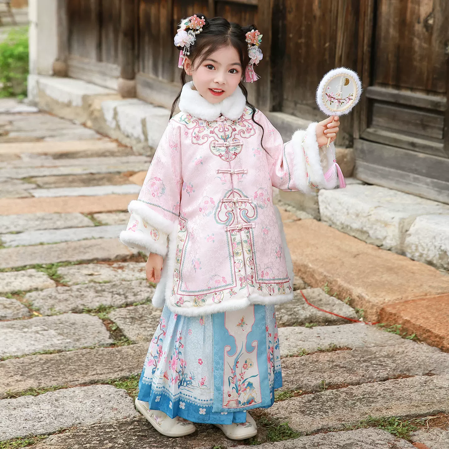 新款汉服女童冬季拜年格格加厚明制马面加绒套装古装儿童唐装中国