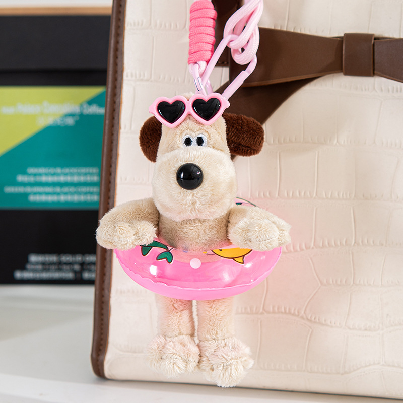 Розовый плавательный круг, очки