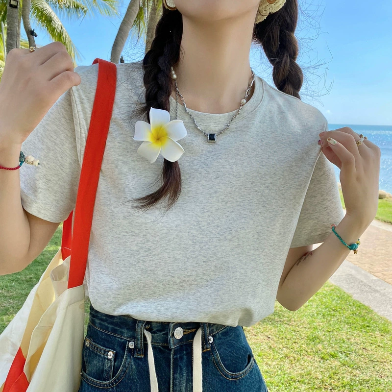 Женская футболка с цветочным принтом, серая, круглый вырез, короткий рукав, лето 2025, новый стиль, красивая, простая, тонкая, хлопковая, на одно плечо
