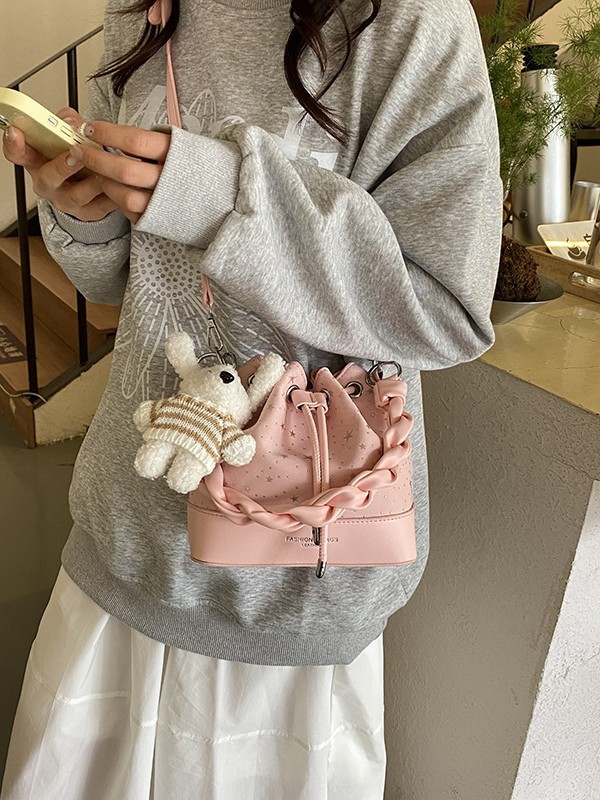 Bolsa de balde de estilo coreano, bolso de hombro para mujeres, bolso de mano de alto nivel, nueva moda extranjera, bolso de correa de transporte a cuadros.