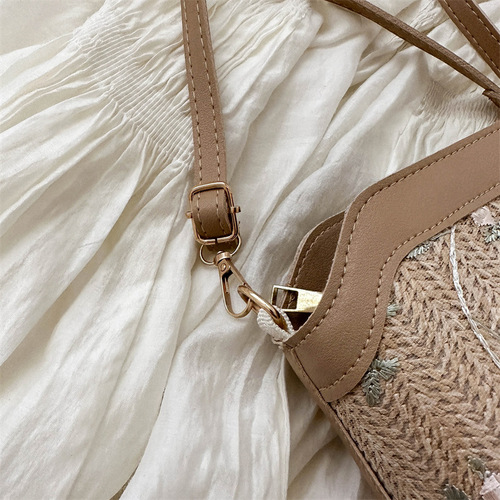 This year's popular small bags for women  new summer fashion trendy shoulder crossbody bag Internet celebrity lace straw bucket bag