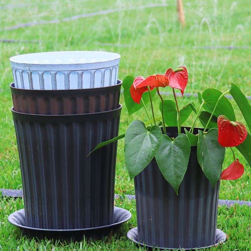 Venta al por mayor retro estilo europeo galón maceta de plástico maceta hogar Hortensia Rosa alambre Lotus resina maceta
