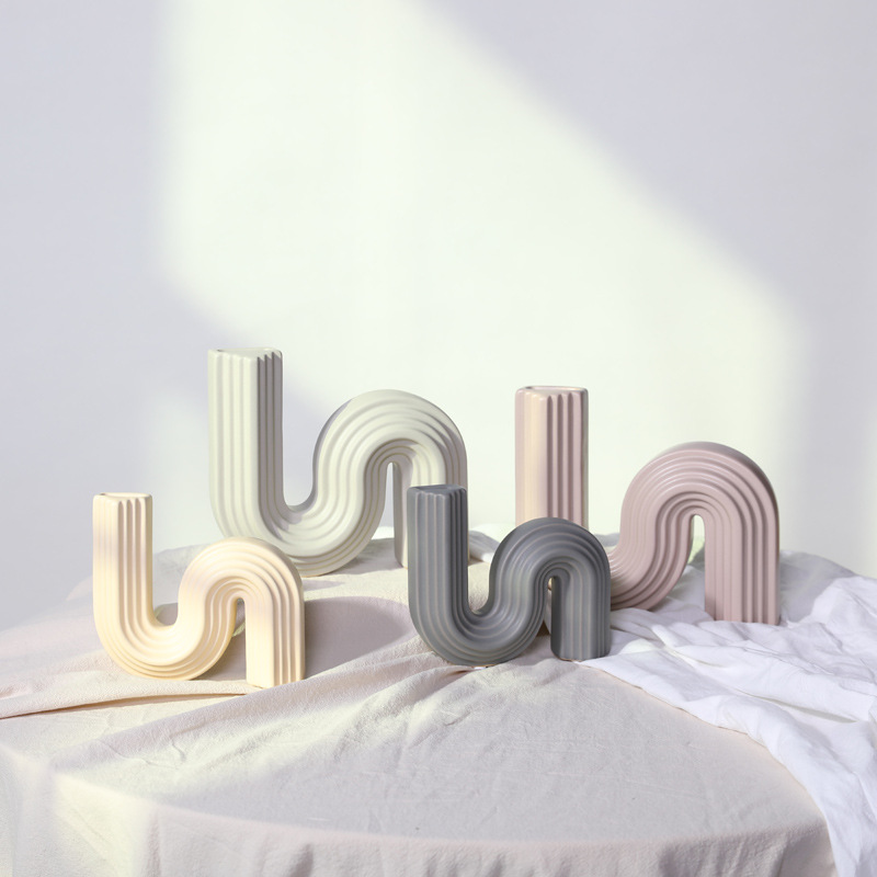 Nordic ins estilo coreano arte geométrico abstracto florero de cerámica en forma de S arreglo de flores escritorio entrada de la sala de estar suave Decoración