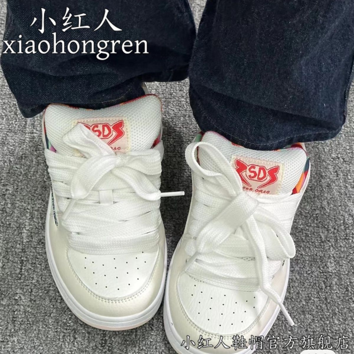 Flores de anacaju originales mezcladas nicho universal zapatos de skate para mujeres ins casual estilo de escuela zapatos deportivos retro zapatos blancos pequeños