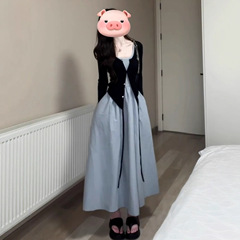 今年流行爆款韩系吊带连衣裙子套装女2025早秋新款搭配一整套长裙