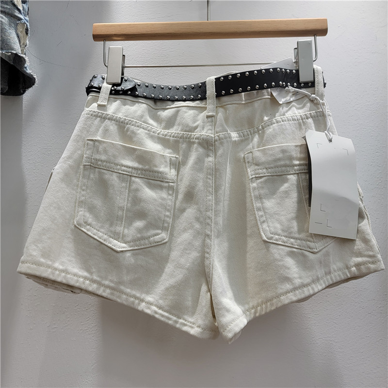 Pantalón corto de mezclilla estilo cargo corte en A de tiro medio
