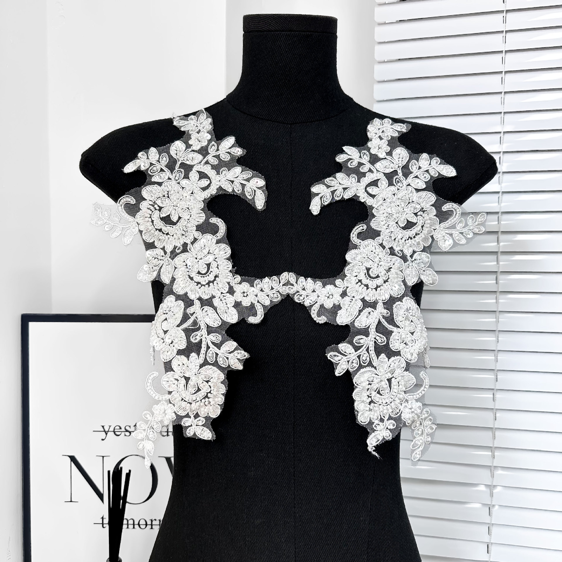 Nuevos productos de encaje blanco y negro bordado pegatinas de ropa parche pegatinas vestidos de boda vestidos de espectáculo accesorios de vestidos