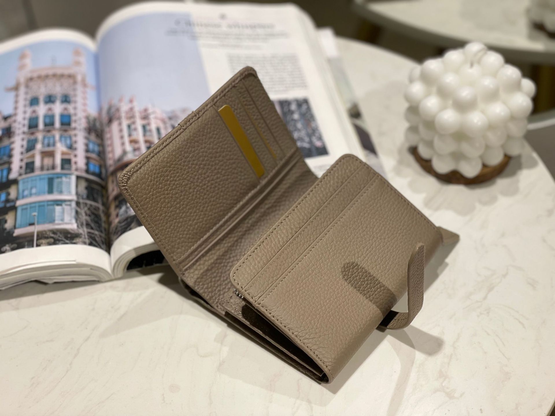 Women's Solid Color Genuine Leather Buckle Small Wallets display picture 12