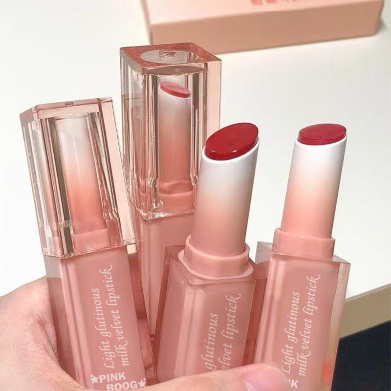 A must-have for young women! This soft, matte camellia velvet lipstick is waterproof, transfer-proof, and flattering, perfect for students.