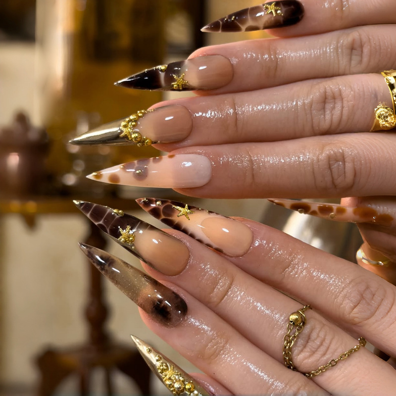 Z-382 Amber Star-Embellished Long Pointed False Nails, Trendy and Stylish for Cross-Border Sales, High-End Autumn/Winter French Style, 24 Pieces, Wholesale Z-382 Amber Star-Embellished Long Pointed False Nails, Trendy and Stylish for Cross-Border Sales, High-End Autumn/Winter French Style, 24 Pieces, Wholesale