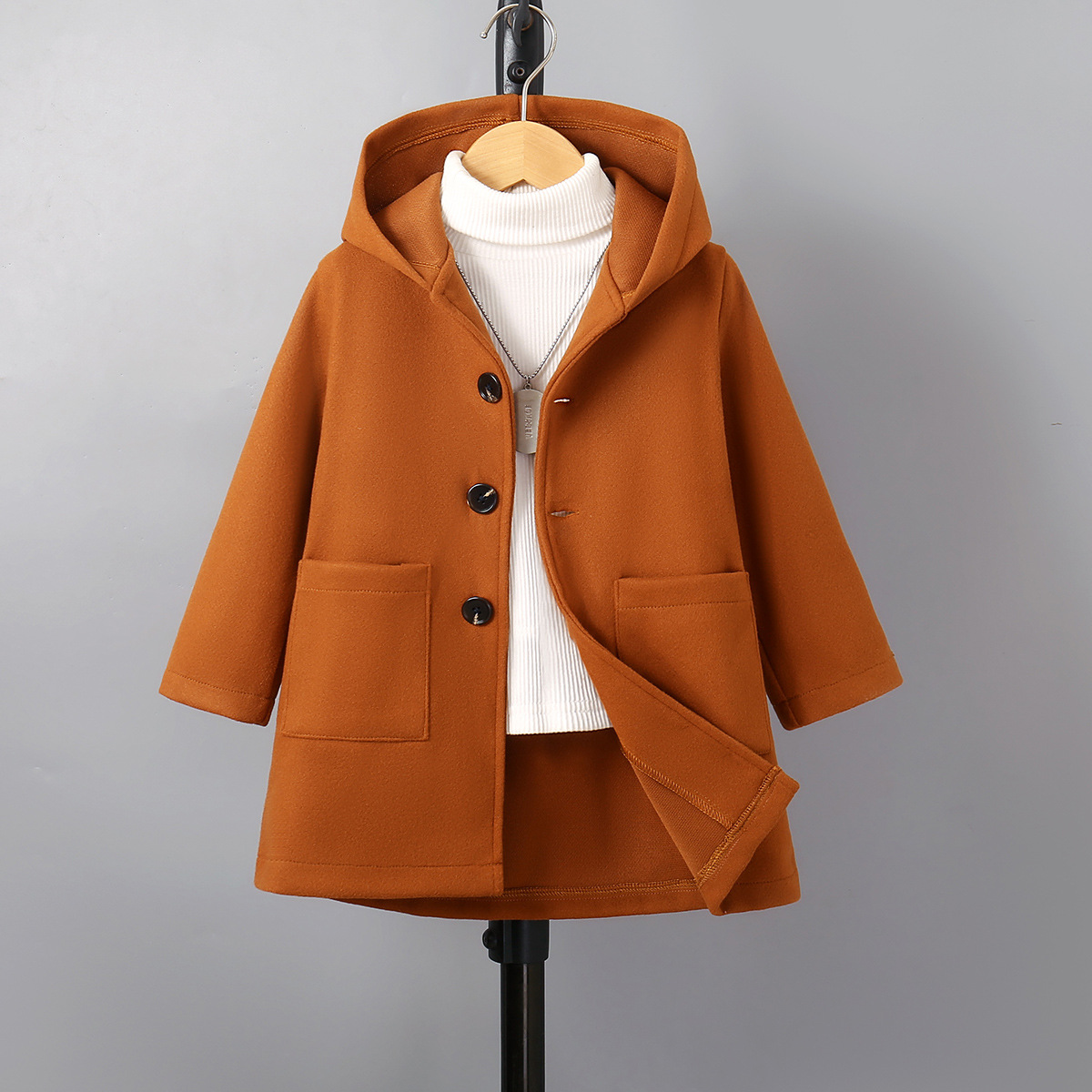 Темно-коричневый