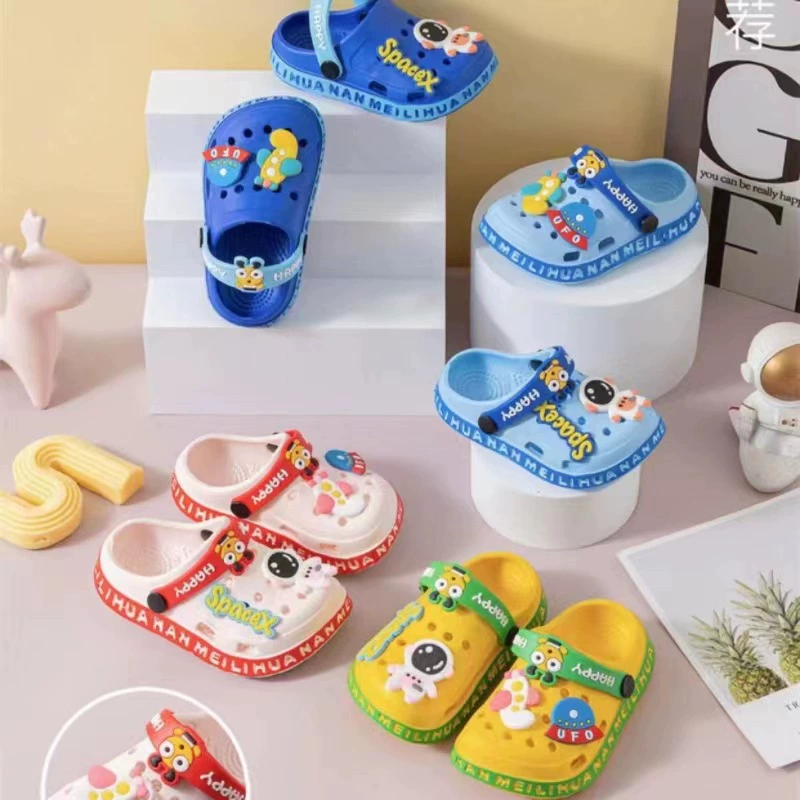 2023 новый милый мультяшный космонавт детская обувь с дырками для мальчиков пляжная обувь верхняя одежда Дышащие сандалии с мягкой подошвой
