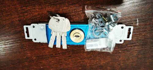 Yuehao Hardware Wholesale Thin Cross Roller Shutter Lock Roller Shutter Door Lock Middle Roller Shutter Door Lock Hardware Locks
