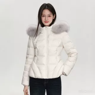 90白鸭绒大毛领连帽羽绒服女2026冬季短款排骨修身收腰羽绒外套女