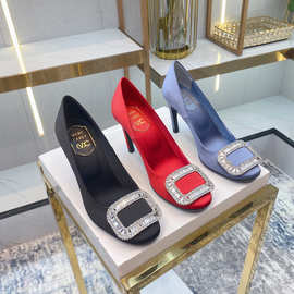 一件代发  王曼妮同款高跟鞋细跟rv水钻鞋方扣圆头单鞋红色婚鞋女