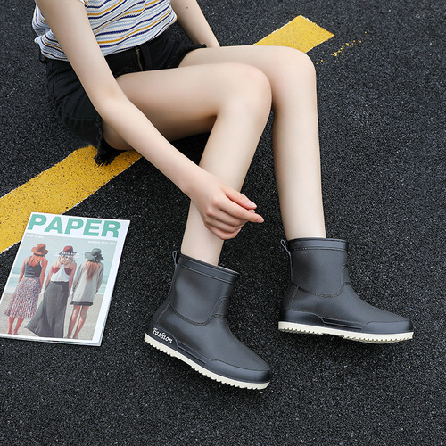 Women's Short Rain Boots, Non-slip and Durable, for Seaside Activities, Fishing, Waterproof and Warm, Integrated Rubber Shoes, Kitchen Rain Boots