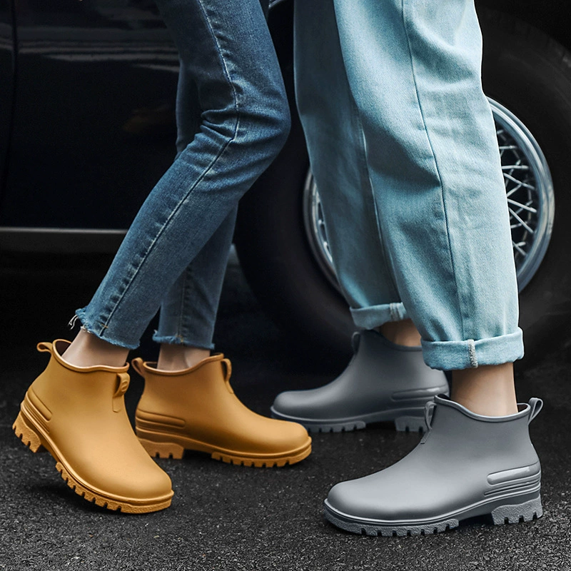 Трансграничные модные сапоги от дождя мужчины носят корейскую версию дикого пара противоскользящие сапоги от дождя с толстой подошвой удобная нескользящая кухонная обувь для женщин