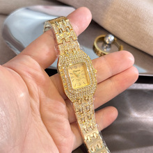 ����Ůʿ�Ͻ�M荷������e���A���Q�ֱ��羳����r�����ʯӢ��