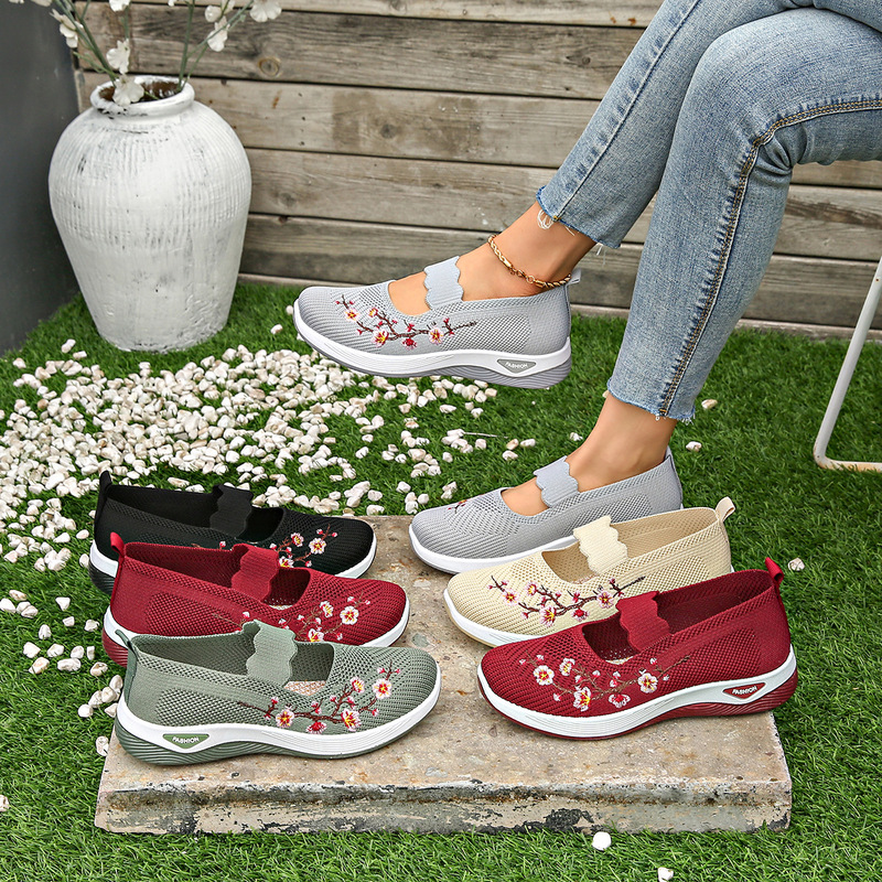 Plus-Size Cross-Border Women's Shoes 2025 Autumn Old Beijing Cloth Shoes with Soft Soles, Comfortable Shoes for Middle-Aged and Elderly Mothers, Temu Dropshipping