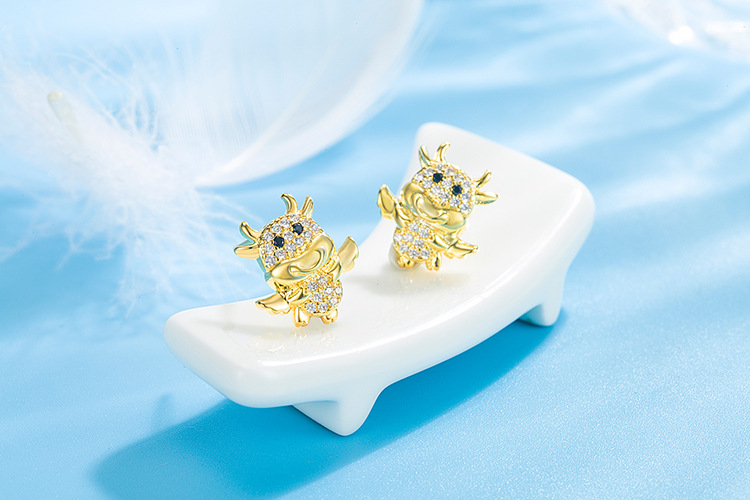 South Korea Personality Calf Earrings Cute Cow Fashion Full Of Diamond Earrings Jewelry display picture 4