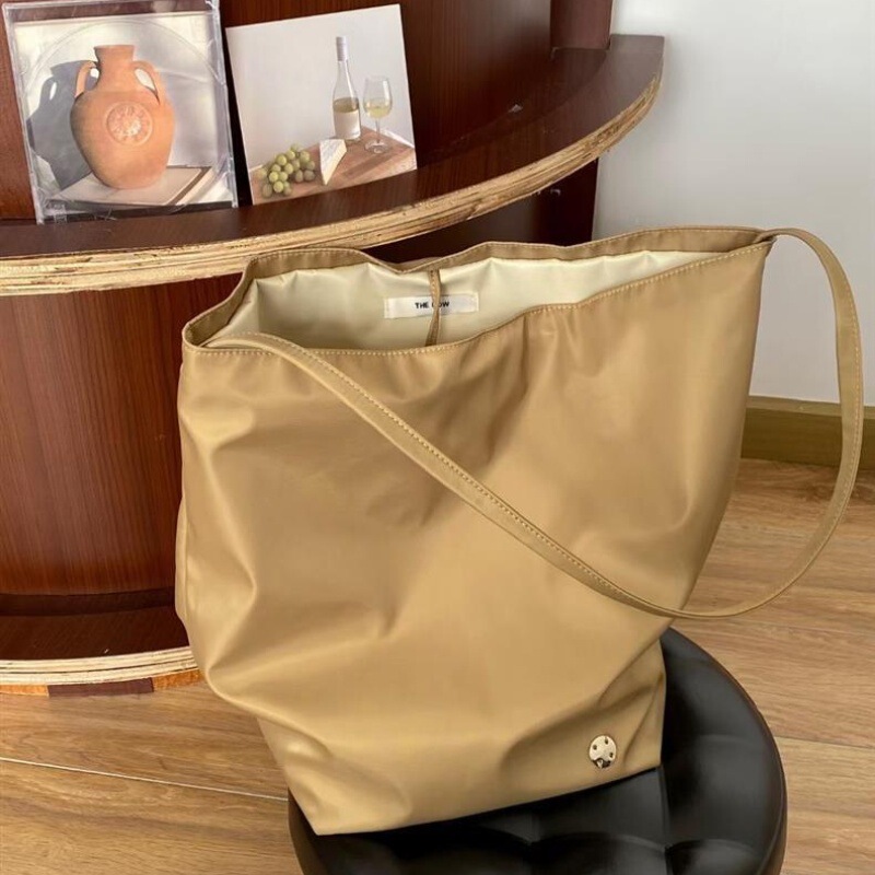 The * Row Nylon Bucket Bag Niche Advanced Sense Simple Large Capacity Commuter Tote Bag Women's Shoulder Bag