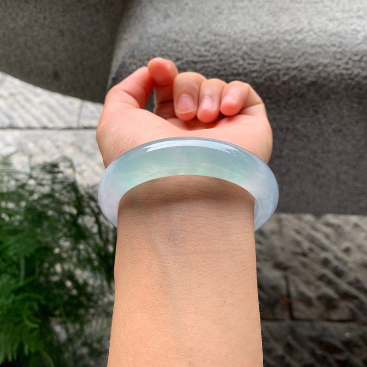 Vòng tay ngọc bích Miến Điện tự nhiên cao cấp, đôi màu, đường kính 53–62 mm chi tiết 4