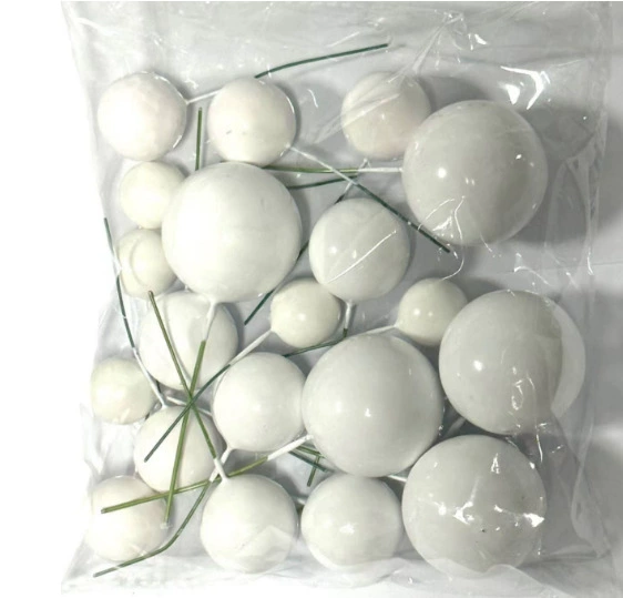 White mixed with 20 installations (4 sizes and 5)