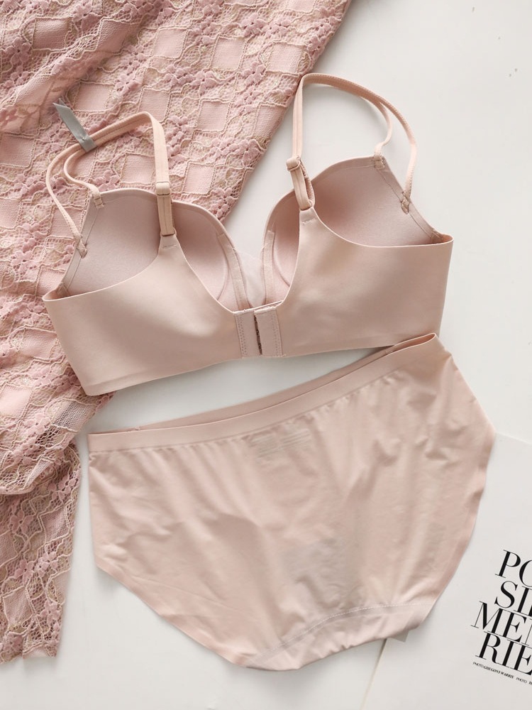 Hígado caliente japonés empuja hacia arriba engrosado sin costuras de una pieza sujetador inalámbrico pecho plano pecho pequeño traje de ropa interior grande