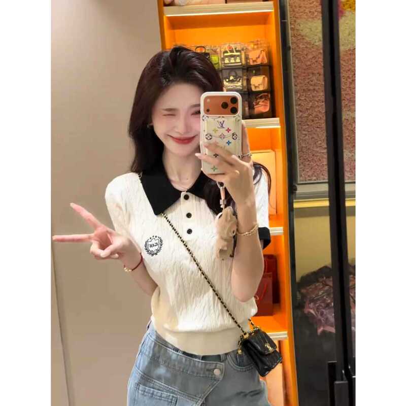 Korean-Style College Style Polo Lapel Thin Short-Sleeved Knitwear for Women, New Summer Design with Age-Reducing Design and Contrasting Colors