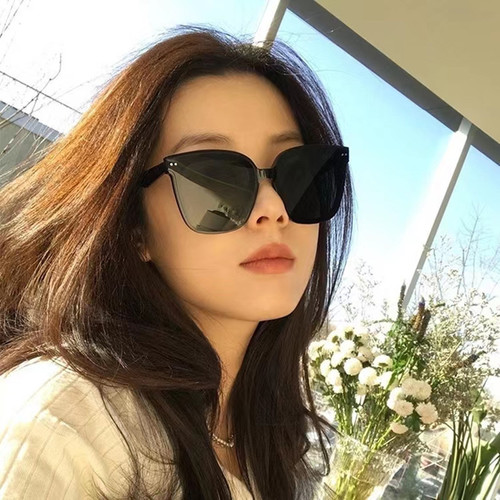 Fashionable sunglasses for women, outdoor travel street photography, anti-UV sunglasses for men, Internet celebrity same style ins large frame sun protection glasses