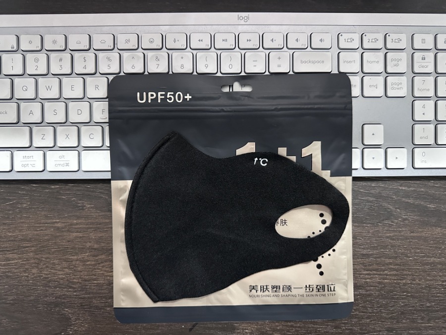 Nueva máscara de vello de otoño y invierno, máscara caliente de ácido hialurónico grueso, alto valor de cara, doble cara a prueba de frío, adelgazamiento tridimensional.