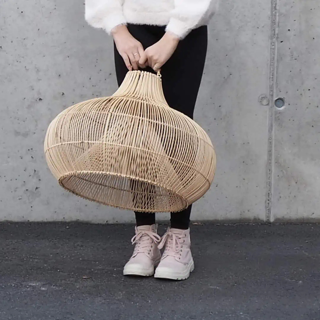 Ovejas de madera de estilo Japonés Araña de mimbre personalidad Creativa lámpara de mesa de comedor simple Inn B & B sala de estar lámpara de ratán