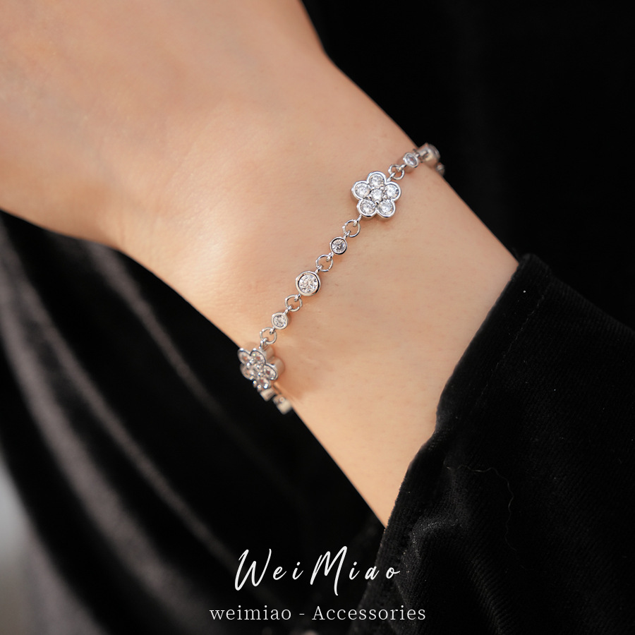 Pulsera de flores redondas de piedra de silicio ligera de lujo nicho pulsera de alta sensación temperamento simple joyas de moda al por mayor image 5