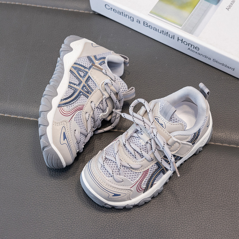 Zapatos casuales transpirables de malla para niñas 2026 verano nuevos zapatos de skate de moda para niños zapatos deportivos para correr