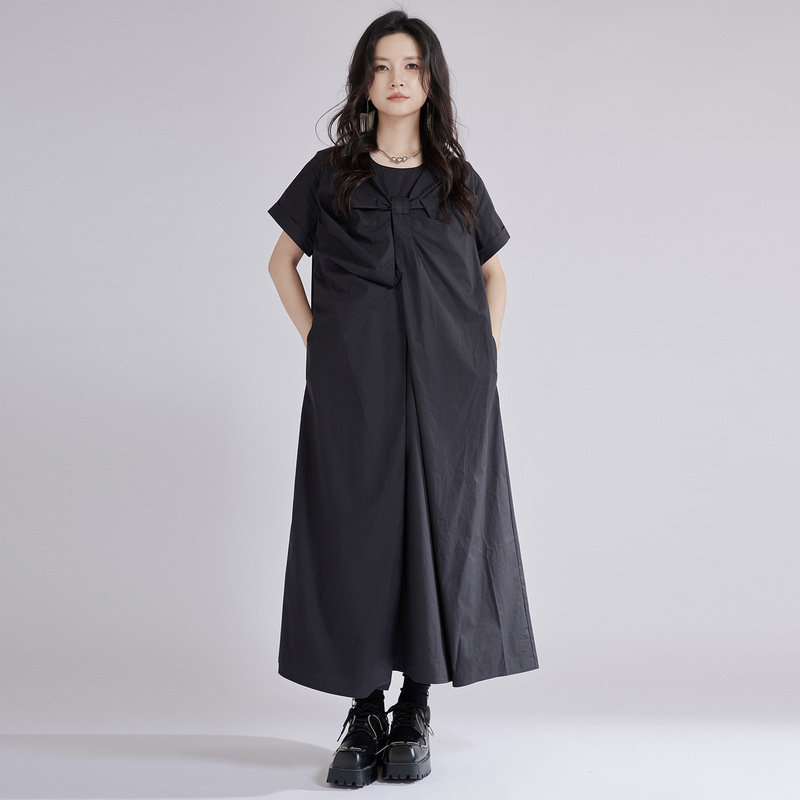 Zhongchuang Rizhen ニッチデザインスタンドアッププリーツ V ネックルーズフレンチドレス女性の 2025 夏のハイエンドロングスカート|undefined