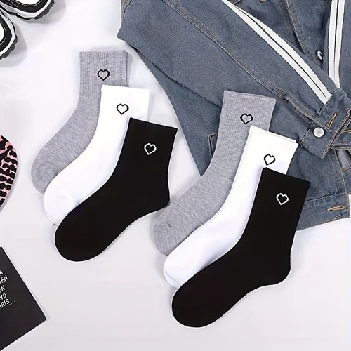 Black and white love socks women's Korean style trendy mid-tube socks sporty simple and versatile spring and autumn black and white solid color stockings