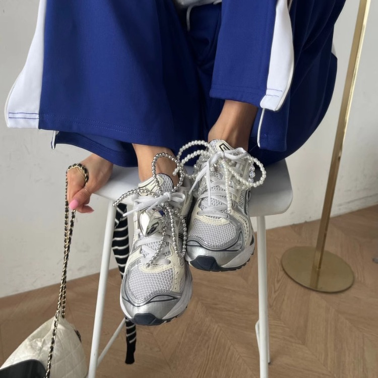 Botones de arco de perla plateada coreana de encaje floral con cuentas zapatos deportivos accesorios accesorios zapatos colgantes diy