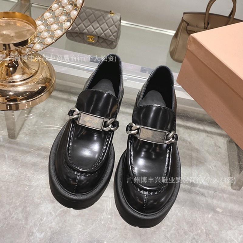 厚底レザーの英国風PメリージェーンMIUゴールドコインシューズ、レディースラウンドトゥレザーシューズ、レディースシングルシューズ