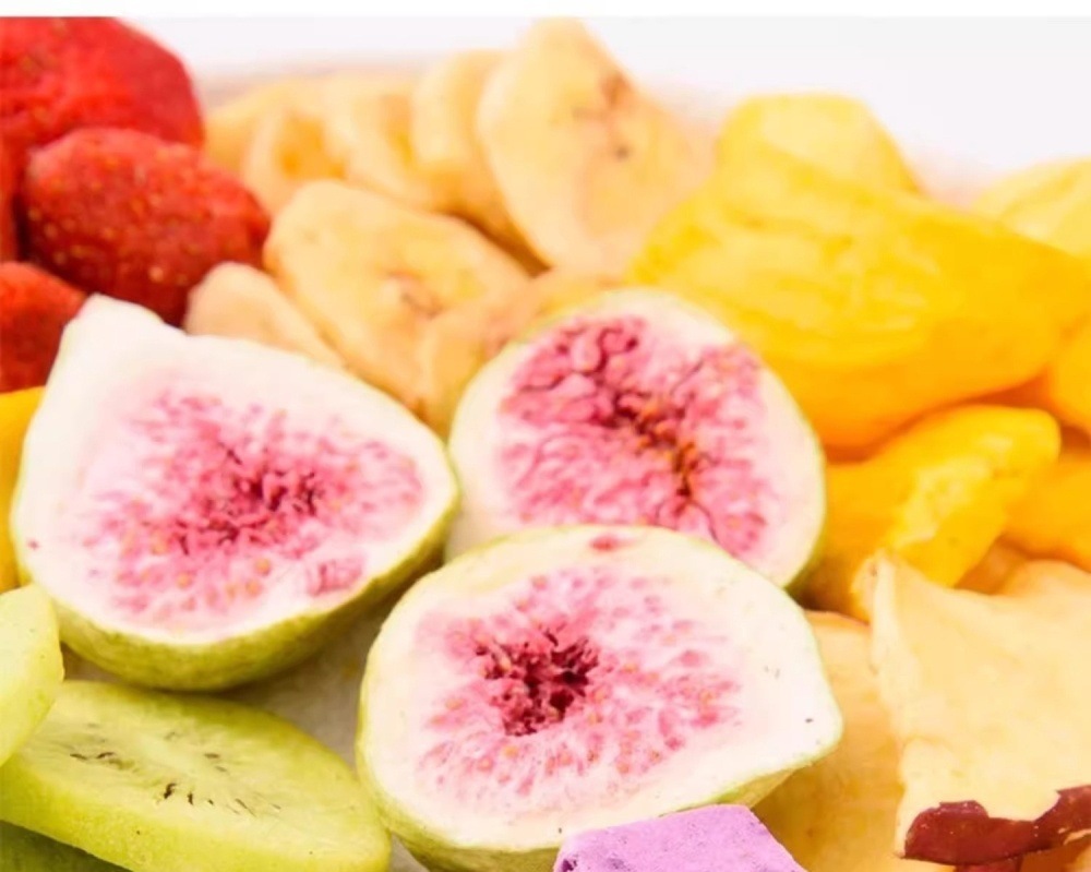 Freeze Dried Fruit Chips Banana Crisps 108g Healthy Snack for Kids and Adults in use