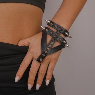 B1750 Halloween Themed Trendyy Style Bracelets, Fashionable Dark Gothic Style Rivets, Alloy Mittens Bracelets