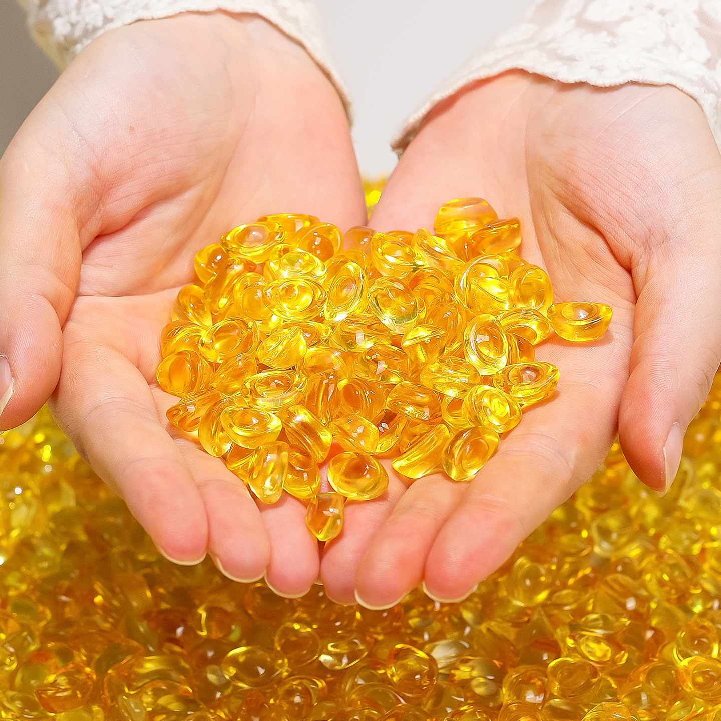 黄水晶小元宝琉璃小元宝玻璃小摆件黄水晶厂家直销批发搭配鸿运珠