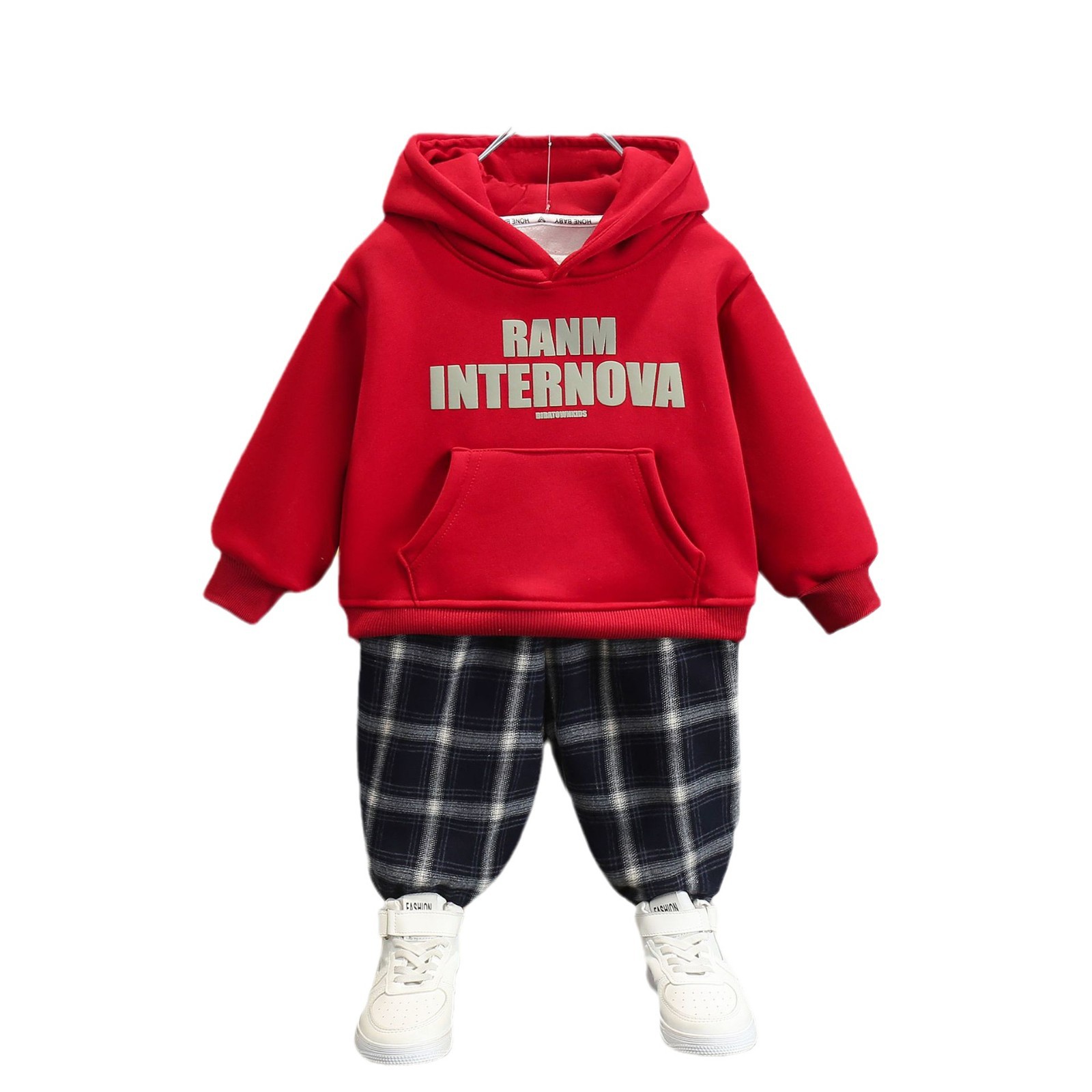 6392 ropa de otoño e invierno para niños más traje de terciopelo 2025 nueva ropa deportiva para bebés suéter grueso para niños de dos piezas