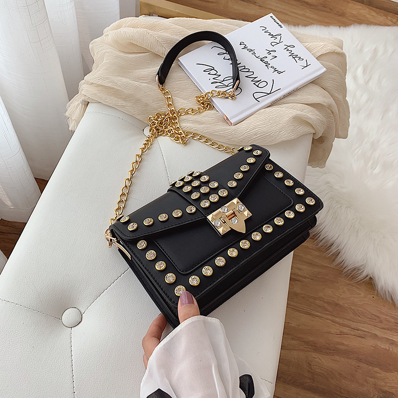 Stylish crossbody bag design