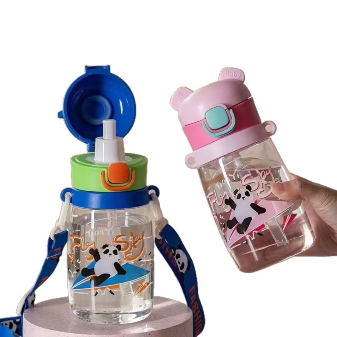 Taza de agua para niños de tiandio, taza de paja para bebés, taza de bebida directa para jardín de infantes, 550ml de agua potable al aire libre, hervidor de agua portátil