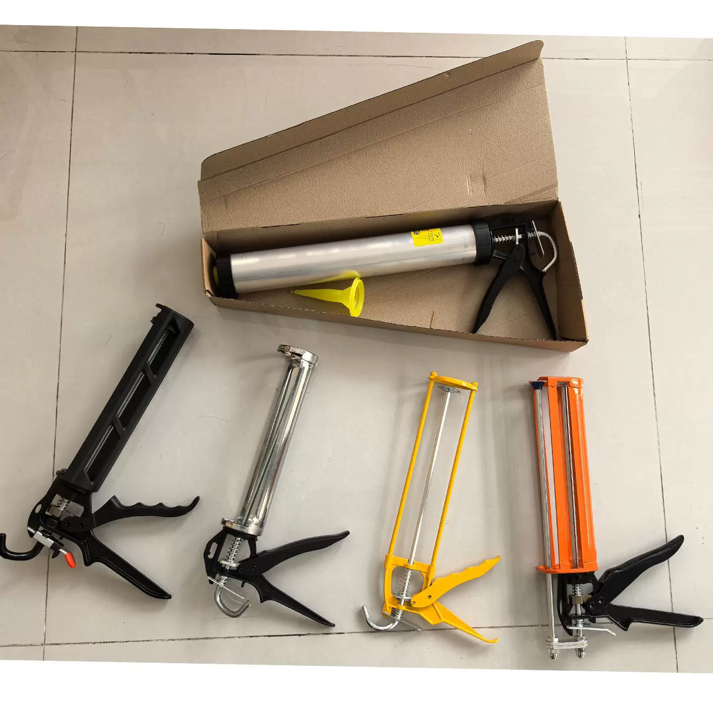 东泰轴承玻璃胶枪通用型打胶神器家用省力压胶枪自动断胶结构硅胶